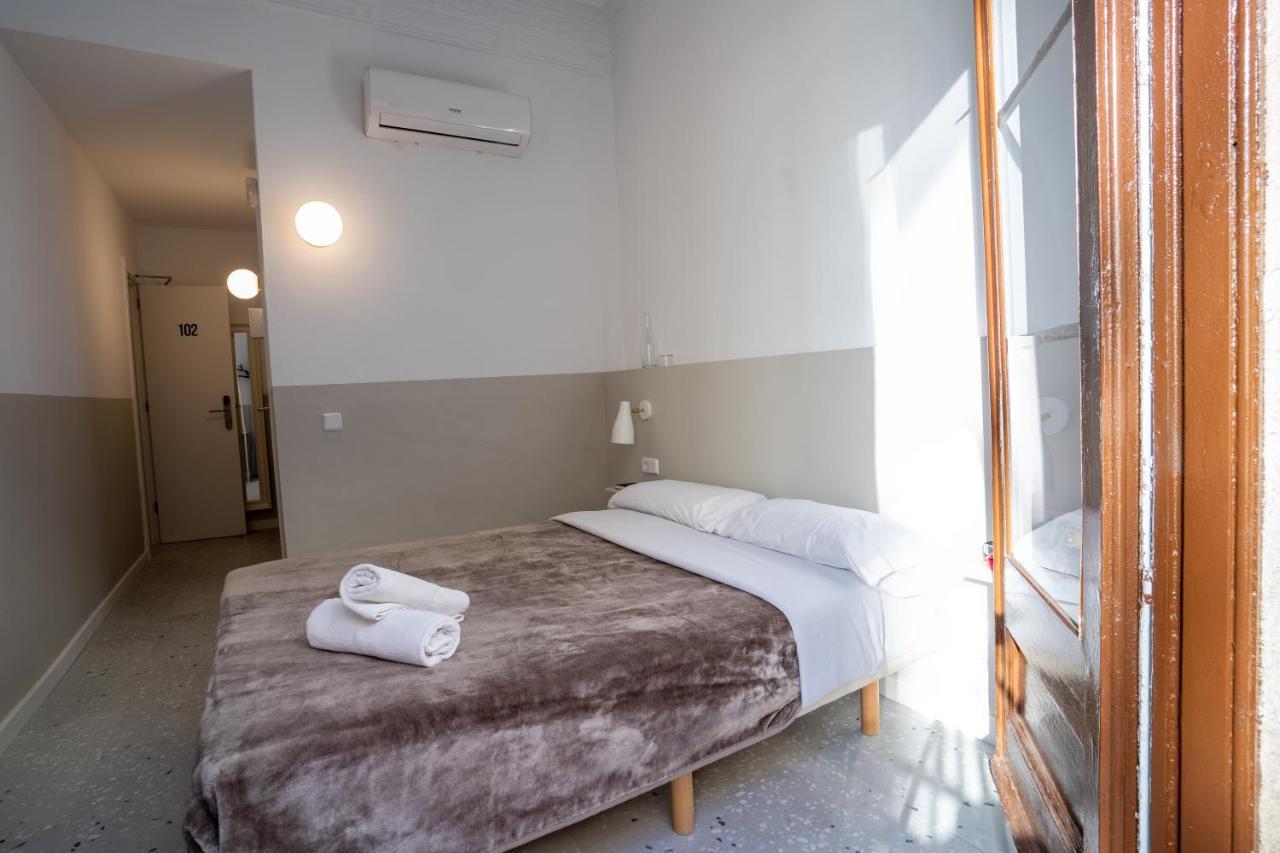 Hostal Hera Barcelona Exterior foto