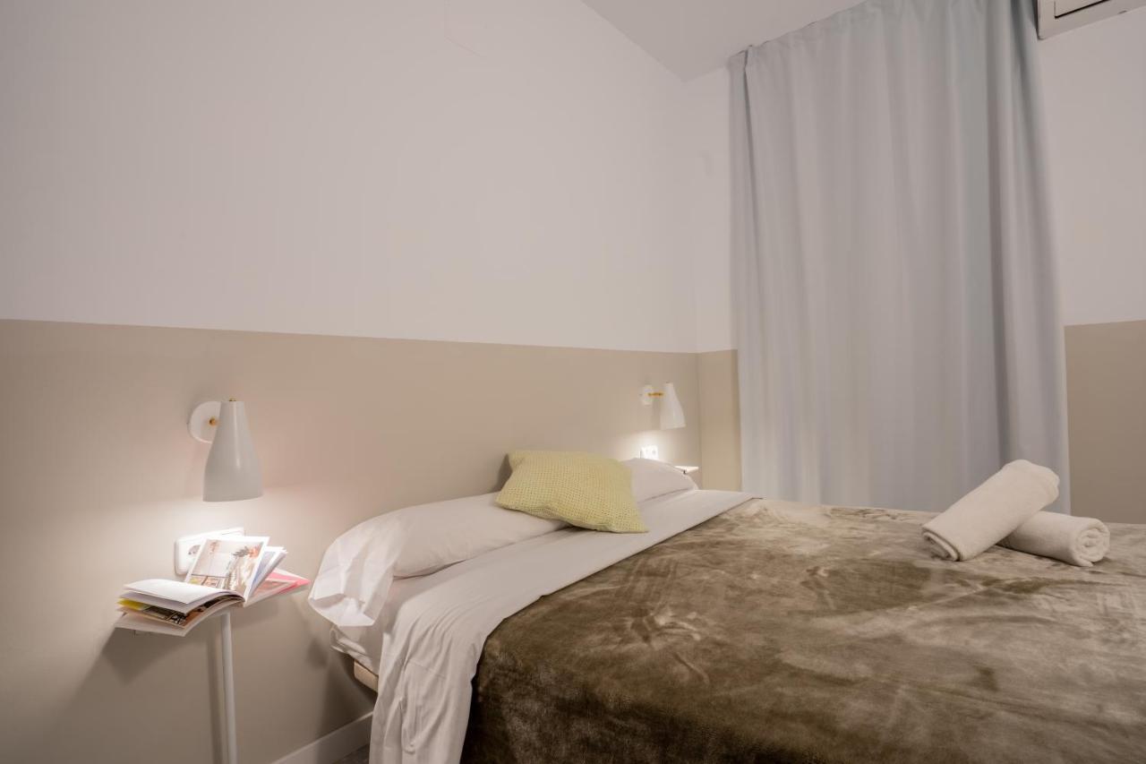 Hostal Hera Barcelona Exterior foto