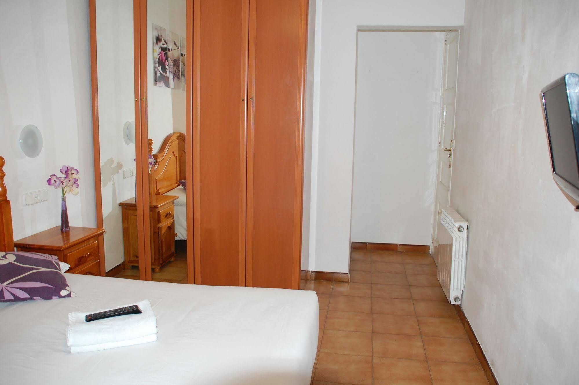 Hostal Hera Barcelona Exterior foto